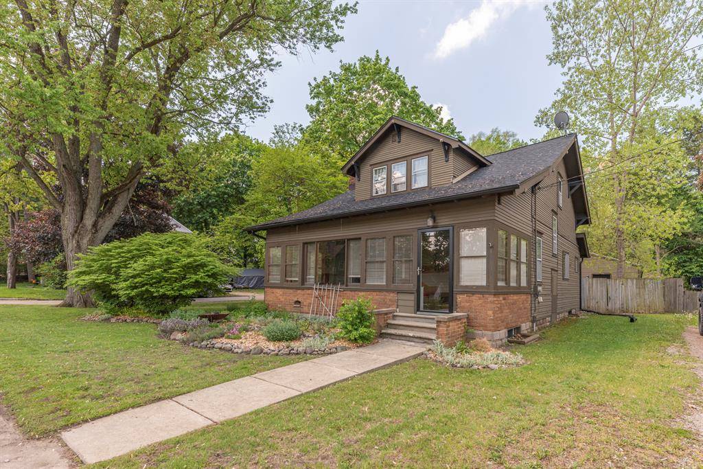 518 S Clinton Street,  Stockbridge Vlg,  MI 49285