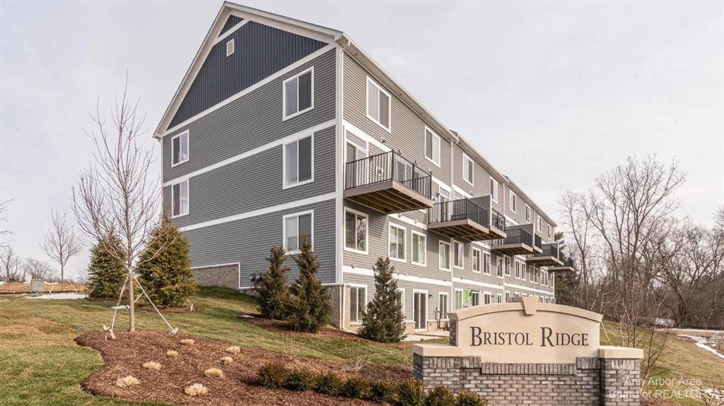2721 Bristol Rdg Drive 6, Ann Arbor, MI 48105
