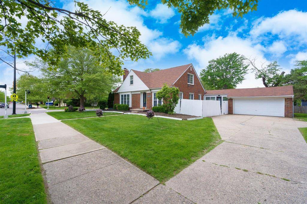 Grosse Pointe Park, MI 48230,15501 E Jefferson Avenue