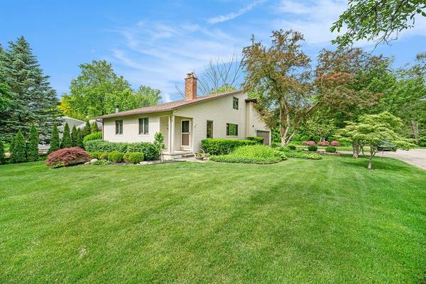 2800 Kimberley Road, Ann Arbor, MI 48104