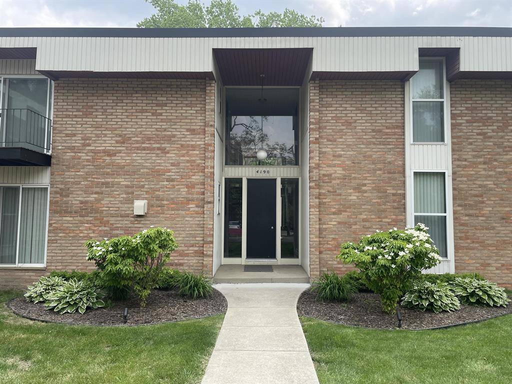 4190 Rochester Road 212, Royal Oak, MI 48073