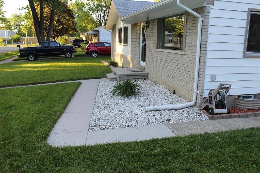 Troy, MI 48083,655 Robinwood Drive