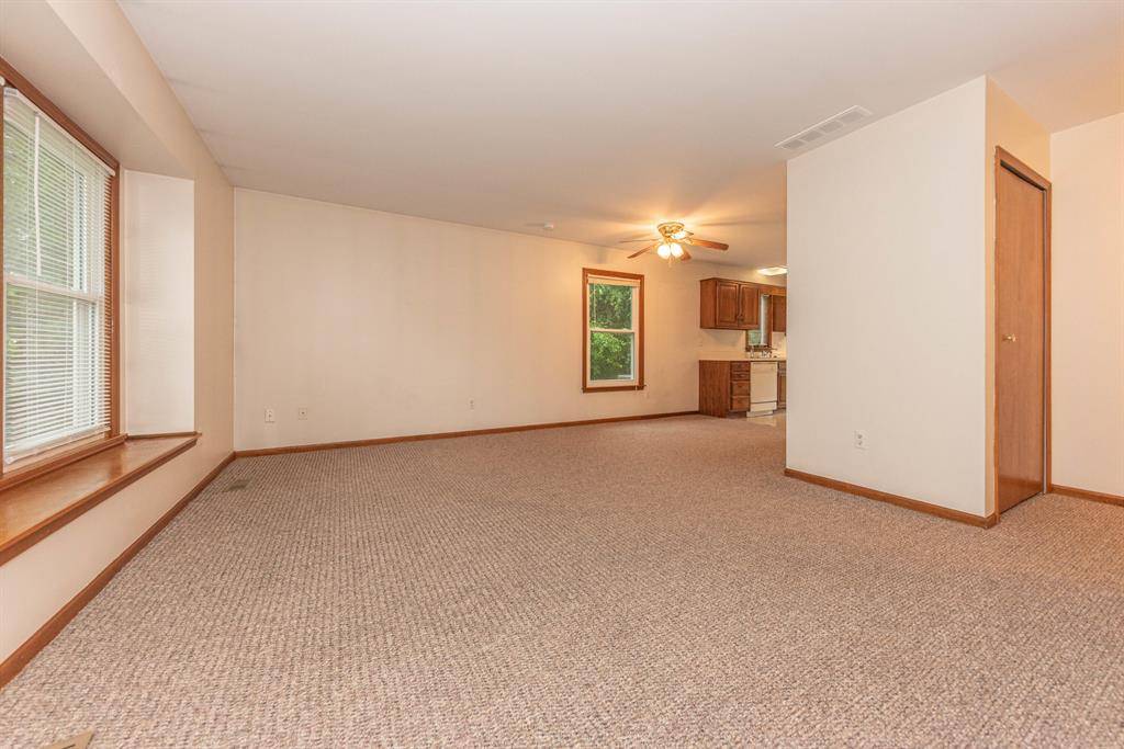 Saline, MI 48176,374 Detroit Street