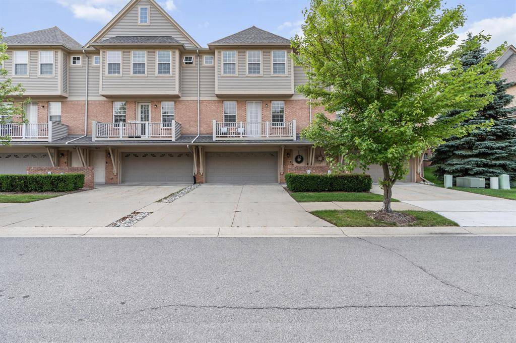 56643 Sunset Drive, Shelby Twp, MI 48316