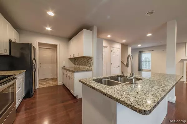 Orion Twp, MI 48360,324 Stratford Lane