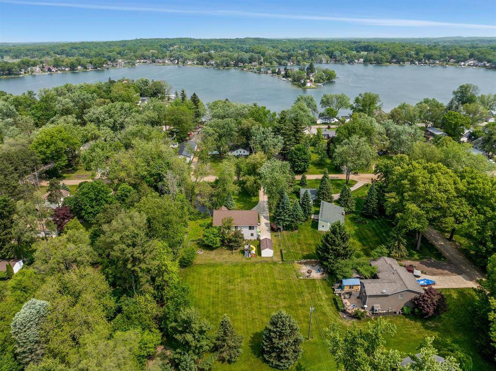 2160 Dean Drive, Oakland Twp, MI 48356