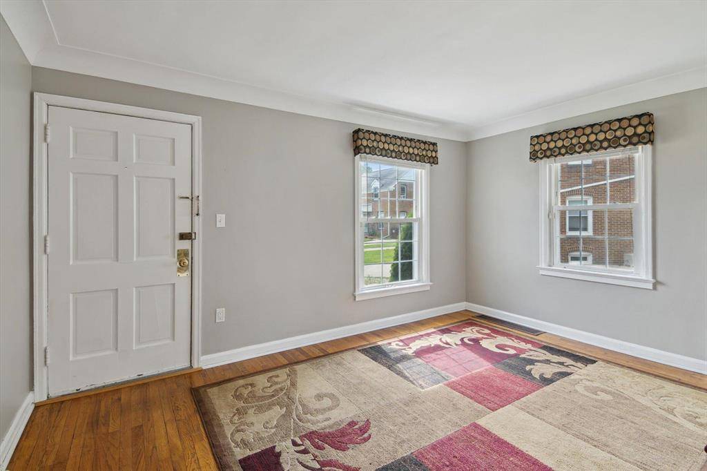 Adrian, MI 49221,717 Oxford Court