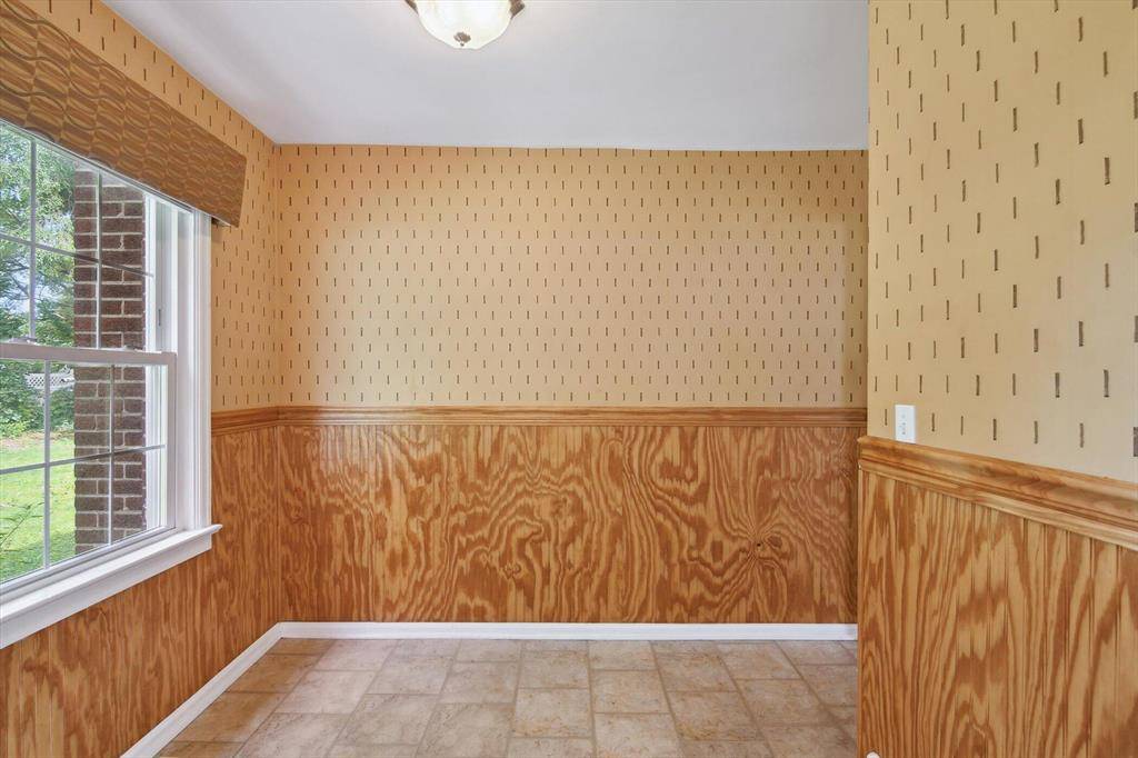 Adrian, MI 49221,717 Oxford Court