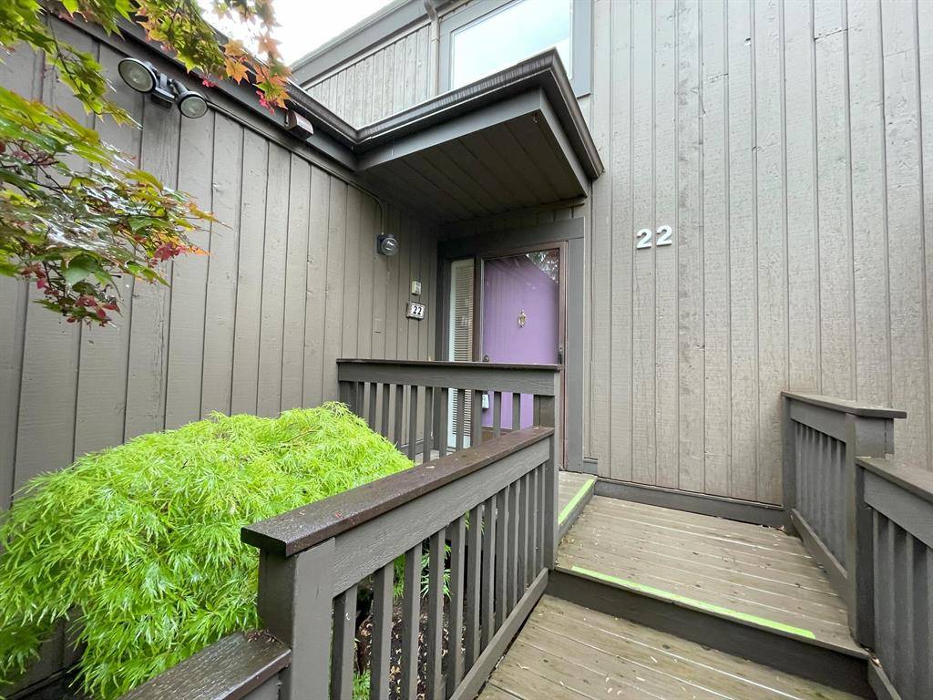 22 Haverhill Court, Ann Arbor, MI 48105