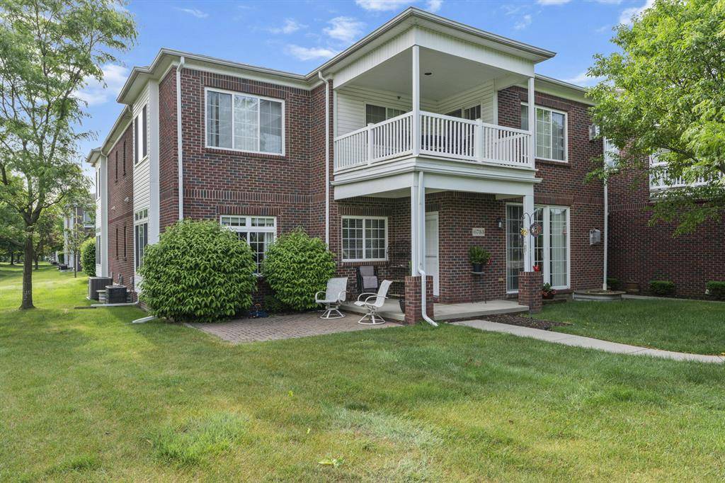 6733 Boulder Pointe Drive, Washington Twp, MI 48094