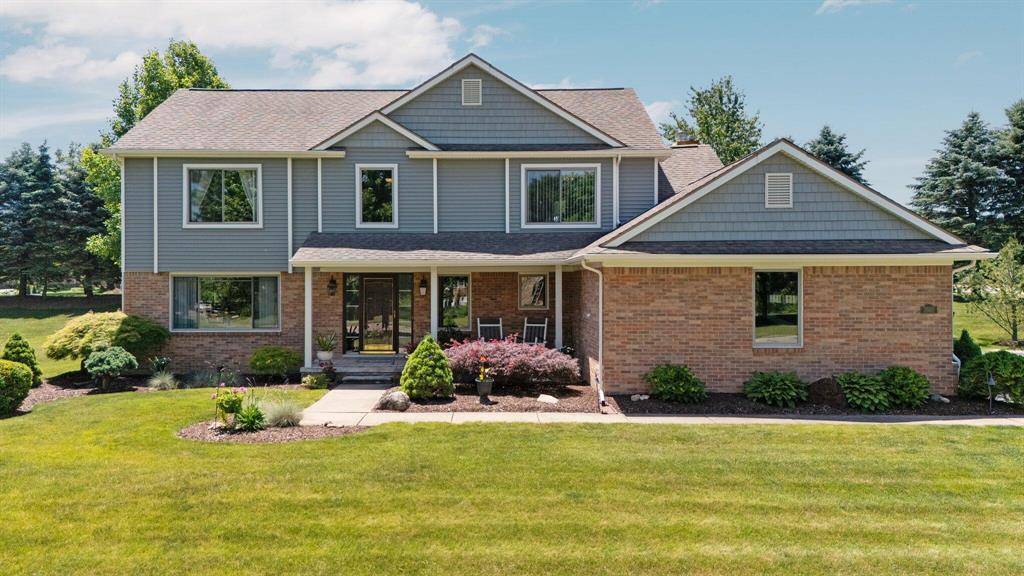 7662 Hidden Ponds Boulevard, Genoa Twp, MI 48114