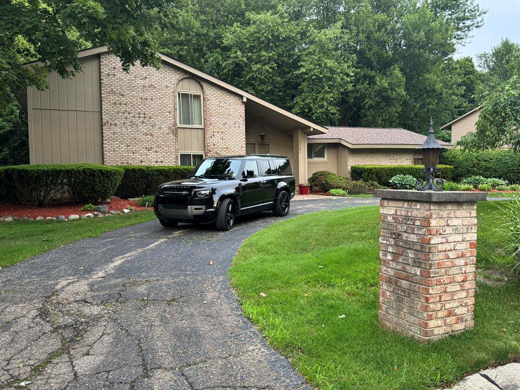 Farmington Hills, MI 48331,28902 Creek Bend Drive