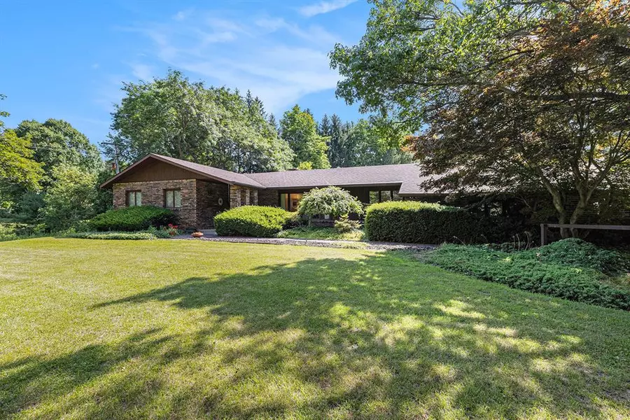 1687 W Willis Road, York Twp, MI 48176