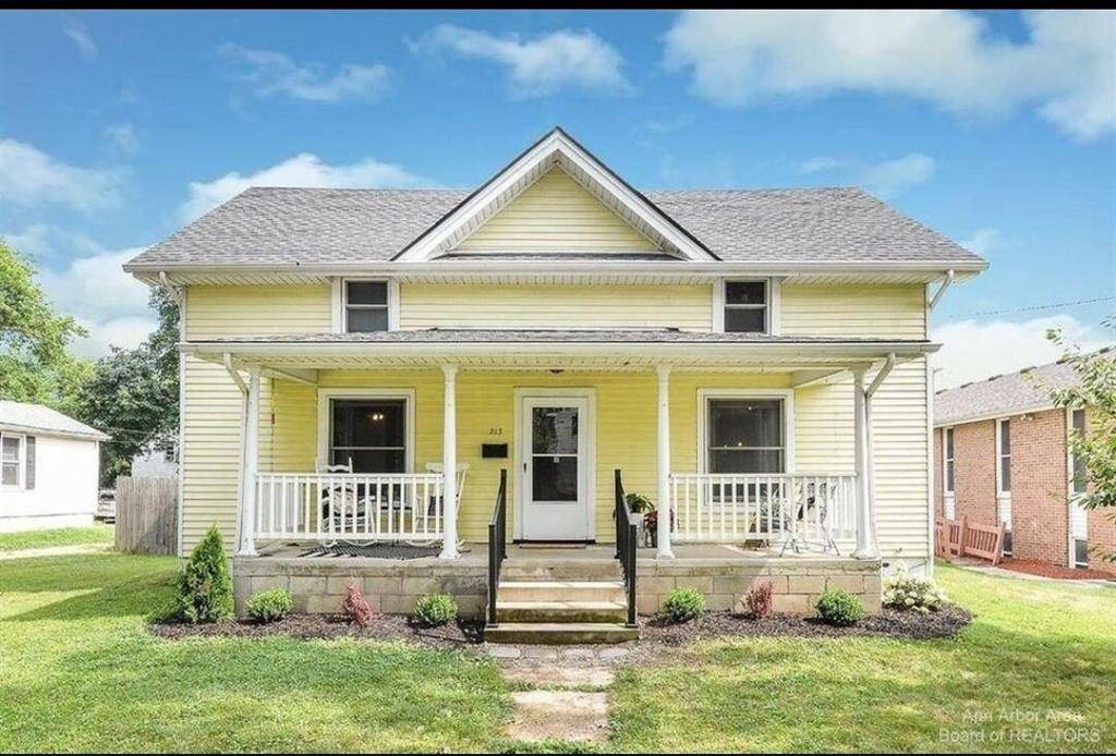 213 W Henry Street, Saline, MI 48176