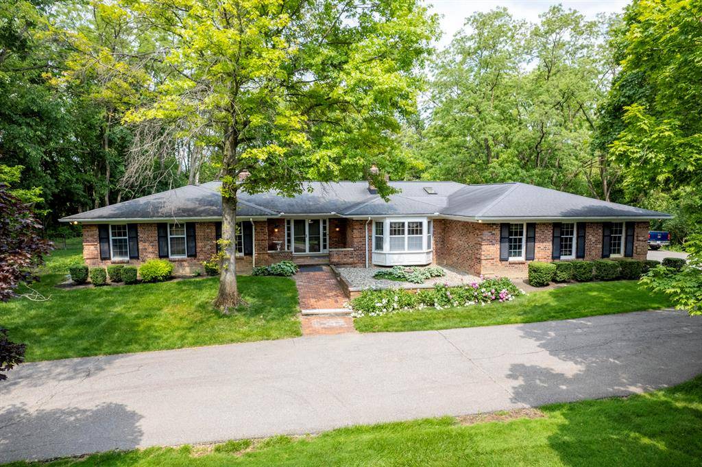 144 Barton North Drive, Barton Hills Vlg, MI 48105