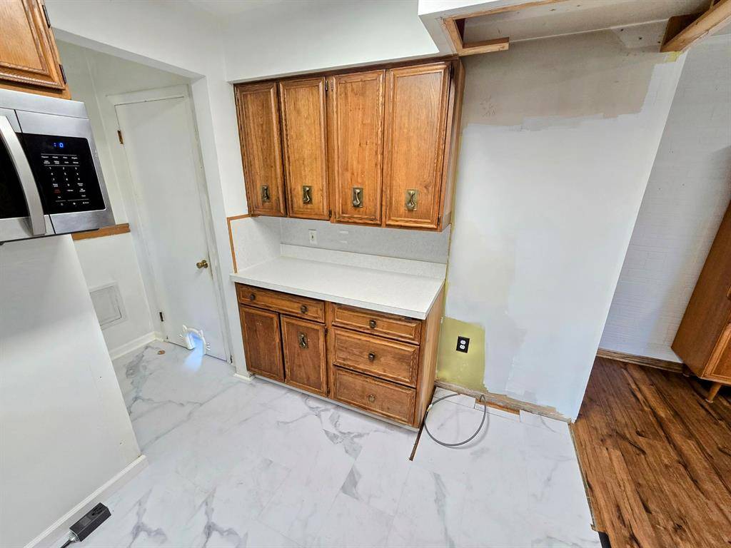 Warren, MI 48093,27751 Palomino Avenue