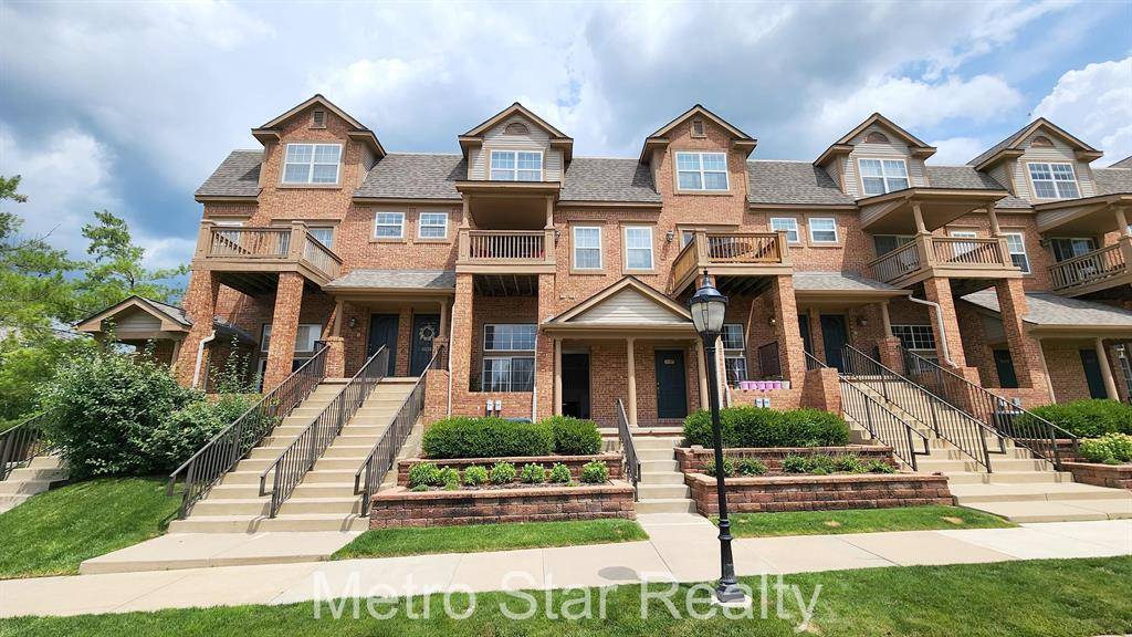 2749 Barclay Way, Ann Arbor, MI 48105