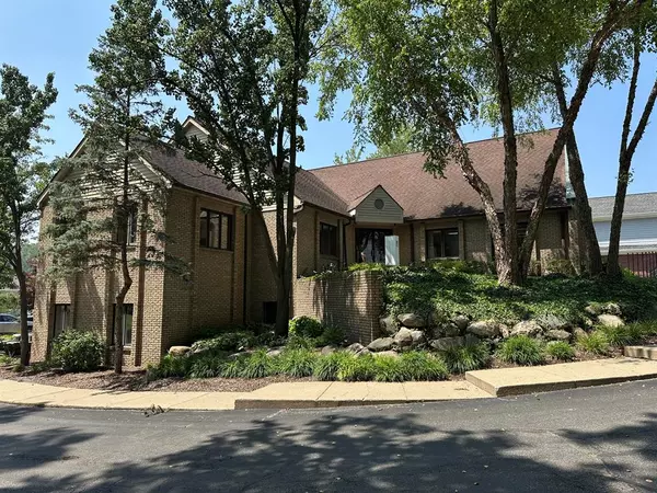 Milford Vlg, MI 48381,1181 N Milford Road