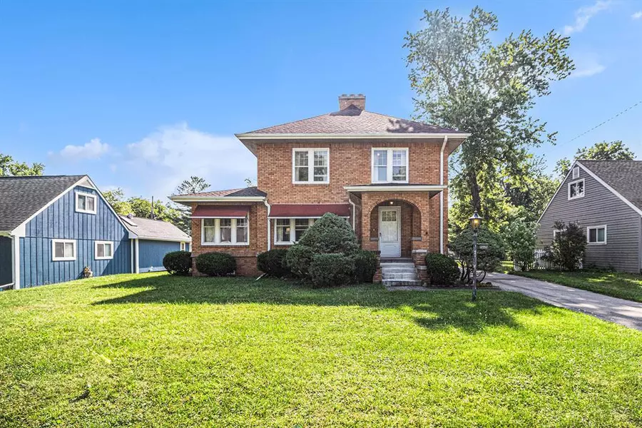 2551 Elmwood Avenue, Ann Arbor, MI 48104