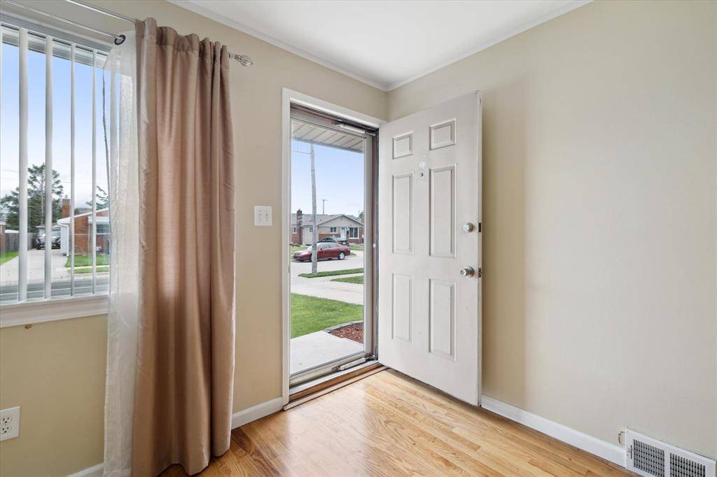 St. Clair Shores, MI 48082,31920 St Margaret