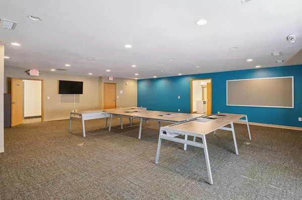 Grand Rapids, MI 49503,825 Leonard Street NE