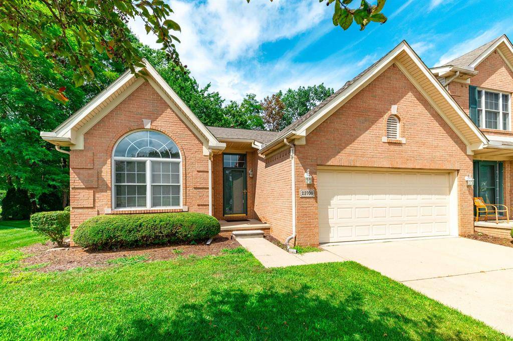 23706 W West Lake Circle 36, Brownstown Twp, MI 48183