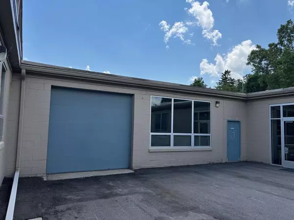 Ann Arbor, MI 48104,1342 N Main 5