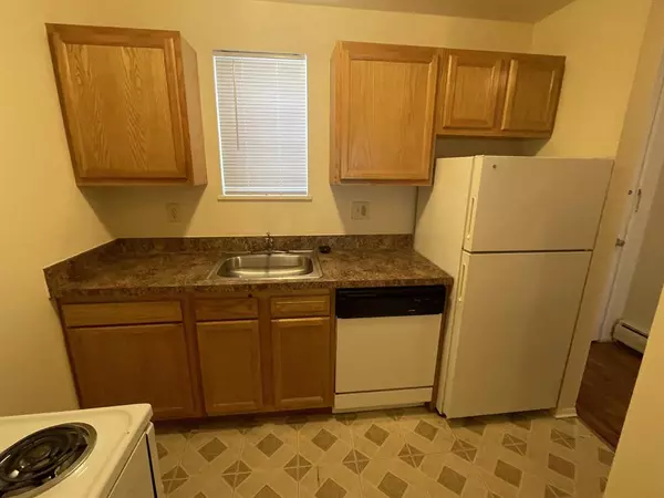 Royal Oak, MI 48073,4210 Rochester Road 103