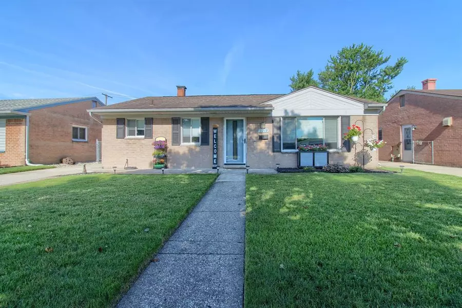 8213 Hillcrest Boulevard Boulevard, Westland, MI 48185