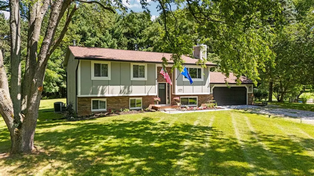 8739 Coyle Drive, Putnam Twp, MI 48169