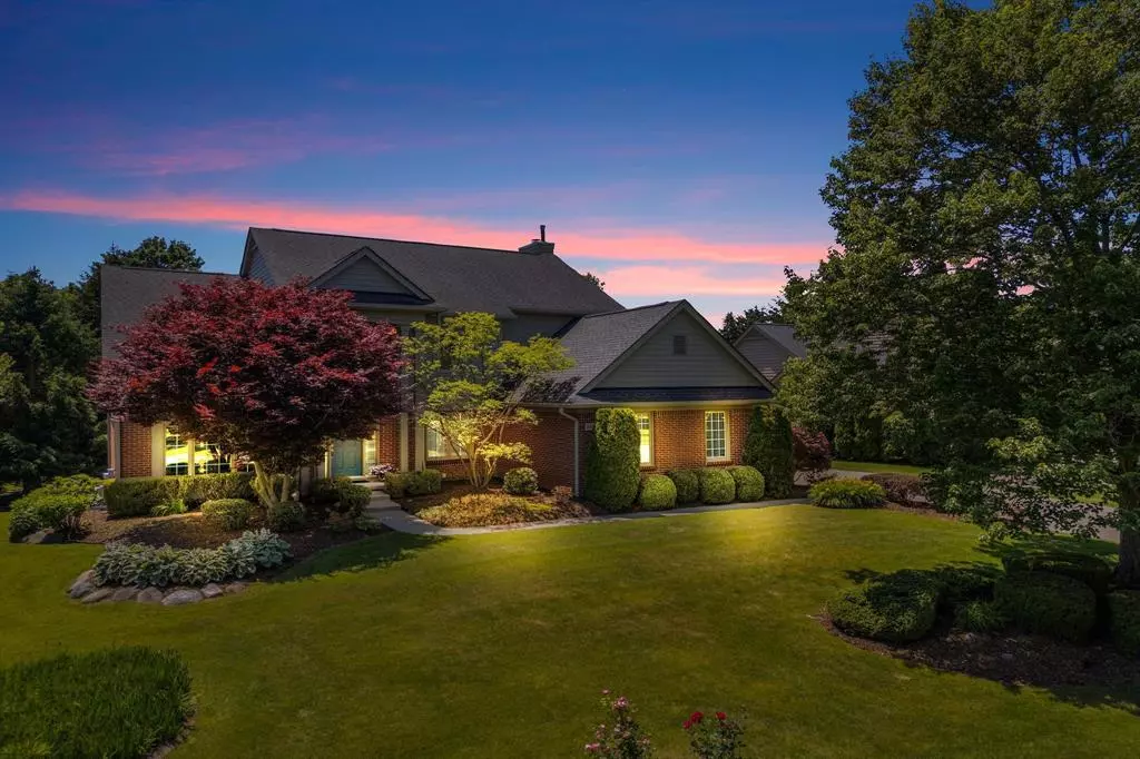 South Lyon, MI 48178,23397 Spy Glass Hill N