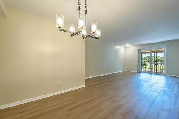 Farmington Hills, MI 48336,30727 Shiawassee Street 55