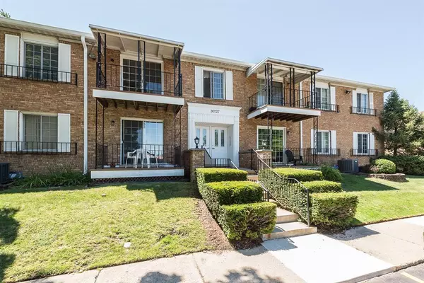 30727 Shiawassee Street 55, Farmington Hills, MI 48336