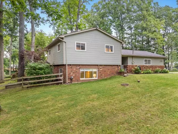 Highland Twp, MI 48356,835 Oakgrove