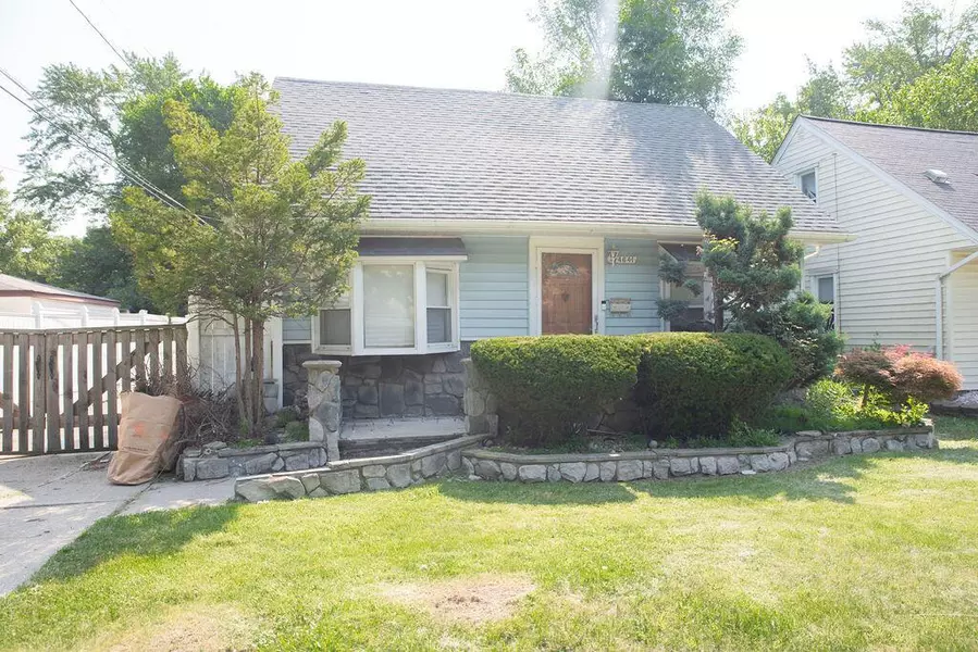 4641 Weddell Street, Dearborn Heights, MI 48125