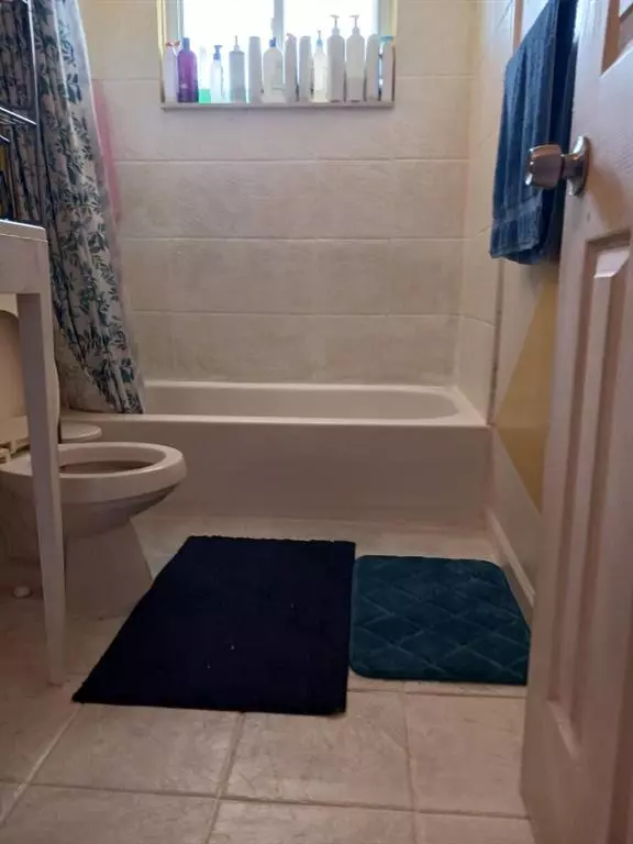 Westland, MI 48185,34153 WARREN Road