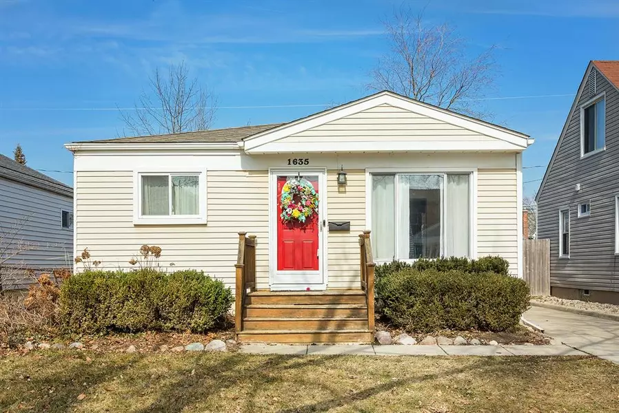 1635 Cole Street, Birmingham, MI 48009