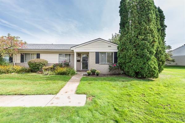26445 Franklin Pointe Drive, Southfield, MI 48034