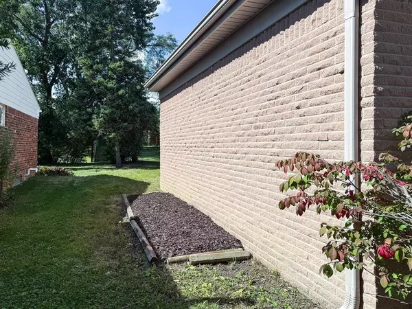 Ann Arbor, MI 48105,2844 Renfrew Street