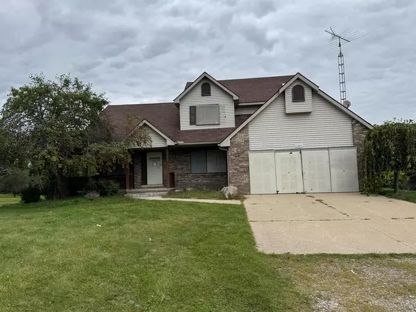 7341 Wood Pointe Drive, Almont Twp, MI 48003