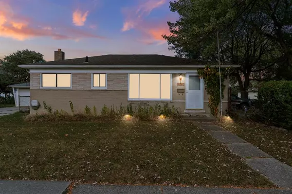 30214 J Carls Street,  Roseville,  MI 48066