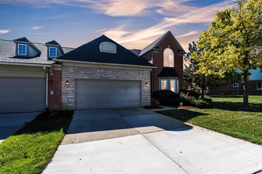 47671 Vistas Circle Drive N, Canton Twp, MI 48188