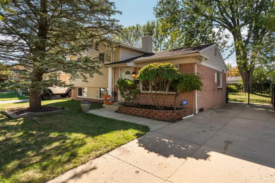 30779 Middlebury Street, Westland, MI 48186