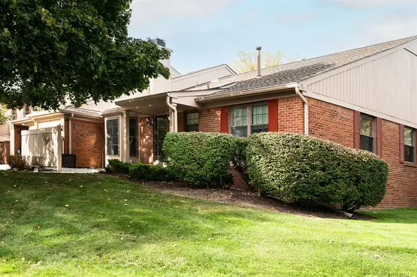 West Bloomfield Twp, MI 48322,7156 Sturnbridge 90