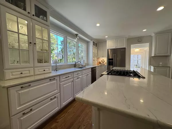 Birmingham, MI 48009,695 Westchester Way