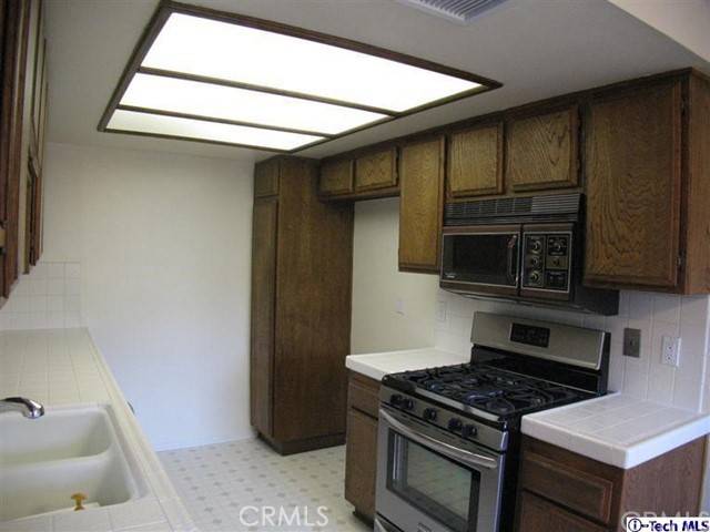 Glendale, CA 91203,339 W Wilson #102
