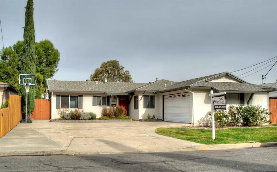 8026 Poplin Drive, Santee, CA 92071