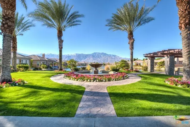 30 SHORELINE DR, Rancho Mirage, CA 92270