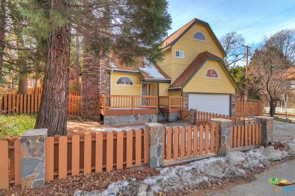 347 SUNSET DR, Lake Arrowhead, CA 92352