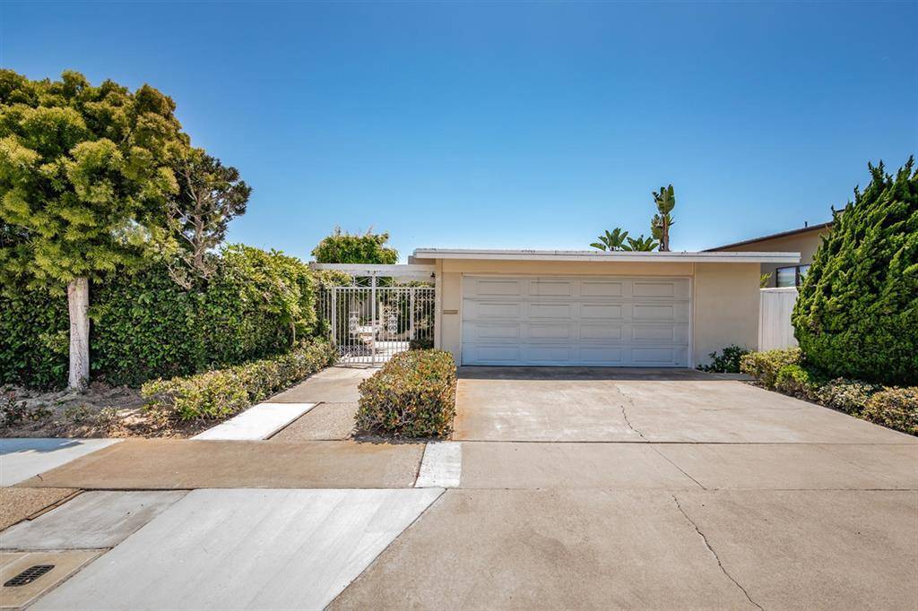 Corona Del Mar, CA 92625,4533 Fairfield Drive